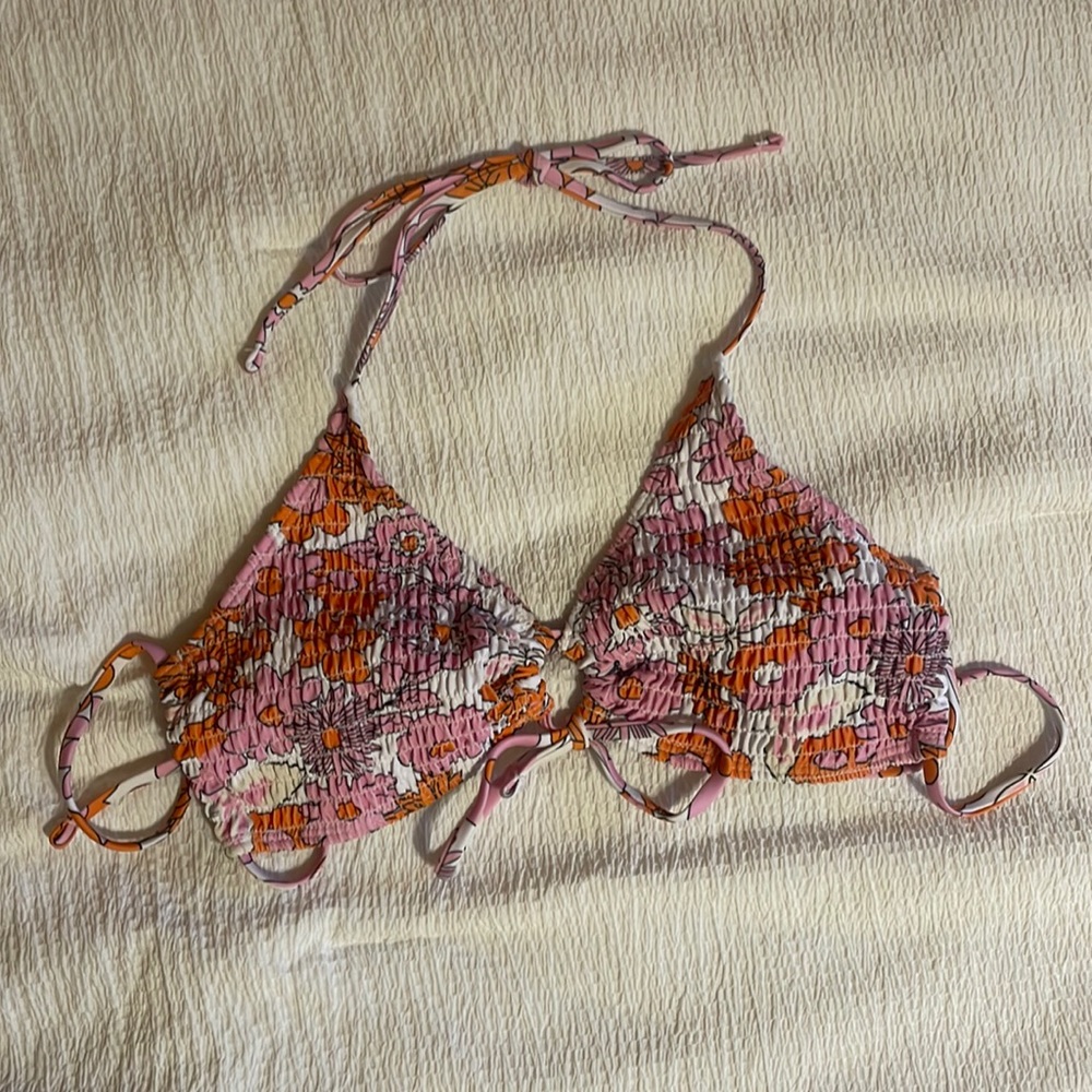 NWOT Pacsun floral bikini top